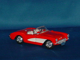 BBURAGO Red 1957 CHEVROLET CORVETTE CONVERTIBLE 1:24 Scale - £13.55 GBP