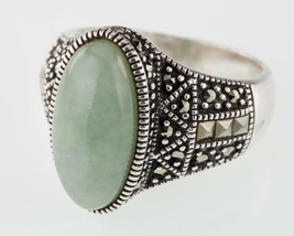 Beautiful Green Jade and Marcasite Sterling Silver Ring Sz 9 - £46.35 GBP