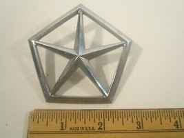 Vintage Metal Car Emblem Chrysler Star [Y64F] - £10.51 GBP