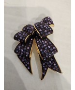 JOAN RIVERS SWAROVSKY Crystal Shades of Purple Bow Ribbon Pin Brooch 3x2  - £63.86 GBP