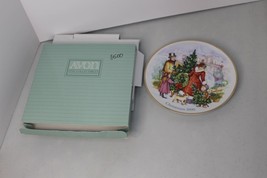 1990 AVON Christmas Plate &quot;Bringing Christmas Home&quot; 22KT Gold Trim - $9.89