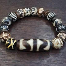 Tibetan Dog tooth Dzi Agate, Carnelian Himalayan YAK Bone beaded Bracelet - $1,739.68 MXN