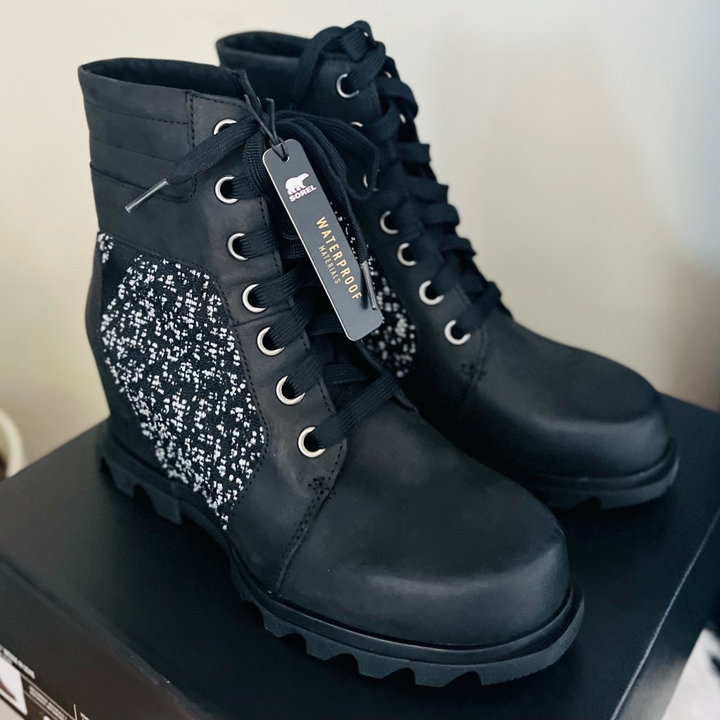 SOREL Joan of Arctic Waterproof Wedge III Lexie Lace-Up Bootie, Black, 1... - £104.34 GBP