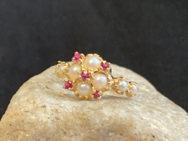 14K Yellow Gold Pearl Ring 3.04g Fine Jewelry Sz 7 Band Ruby Color Stones Prong - £207.75 GBP