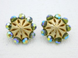 Vtg Rare Crown Trifari Gold Tone Green Aurora Borealis Crystal Clip Earrings - £37.95 GBP