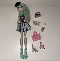 Monster High Rochelle Goyle Lot Shoes Purses Phone Ball 1 Wing Doll - £39.14 GBP
