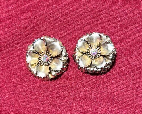 Vtg CORO Layered  Gold-tone Flower Rhinestone Clip-on Earrings Lot J50 - $14.01
