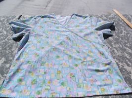 Blue Pink Green Floral &amp; Square Pattern Nursing/Vet Uniform Scrub Top 6763 - $14.09