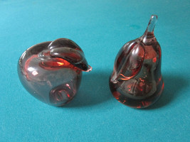 CRYSTAL RED PAIR OF PAPERWEIGHTS PEAR AND APPLE 4&quot;  - £98.92 GBP