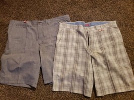 B2 Lot of 2 Men&#39;s Size 40 Chino Shorts Izod &amp; Merona Dry Cleaned - £9.99 GBP