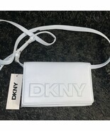 DKNY SAVANNA Wallet BAG BLUE LOGO NEW - $3,079.76 MXN