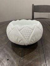 Fenton Milk Glass Regency Pattern Rose Bowl Sabertooth Edge LG Wright - $39.59