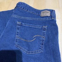 Levis Signature Mid Rise Straight Womens Jeans 16 M 36x31  Blue Stretch ... - $353.12 MXN