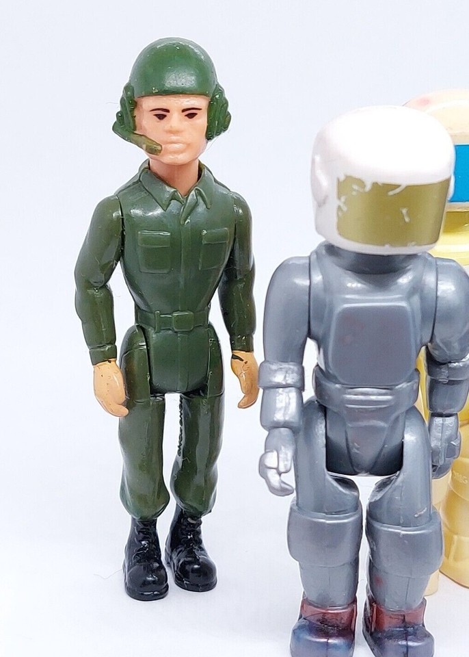 Vintage Fisher Price 1984 Astronaut Soldier 3.75" Figures lot Item image 4