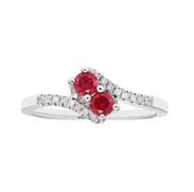 0.75CT Finto Rubino &amp; Diamante 2-Stone By-Pass Fidanzamento Ring 14k Placcato - £182.31 GBP