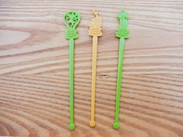 Set of 3 vintage TWA travel themed plastic swizzle sticks India Spain Italy - $12.00