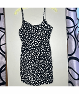Mod on Trend patterned wrap romper skirt front tie waist size medium - $16.01 CAD