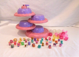 SQUINKIES Palace Surprise Tower Cake Display Holder Playset Bubbles Toys  - £19.39 GBP
