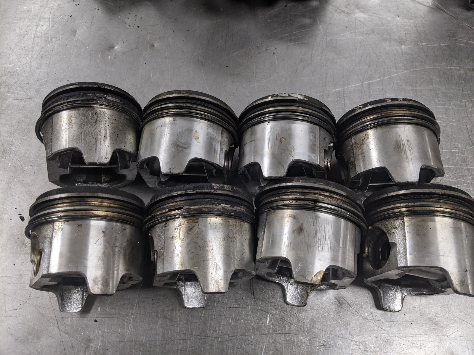 Complete Piston Set For 99-00 Ford F-250 Super Duty  7.3 1830899C1 - $296.95