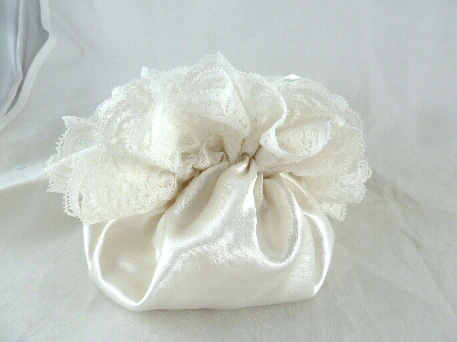 Primary image for Jessica McClontock White Satin Bridal Bridesmaid Wedding hand Bag