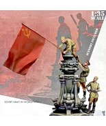 1/35 Scale 120mm WWII Berlin “WarFront” 3 Soldiers diorama No Flag Unass... - $36.38 CAD