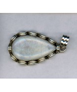 Mondstein Anhänger Eingefasst In Silberrahmen Mit Tropfenförmigem Design - $61.04 CAD
