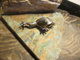 Vintage Sterling Silver 3-D Leaping Frog Brooch Green Onyx Eyes - $39.59