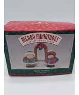 Hallmark Merry Miniatures Christmas Bashful Mistletoe set of 3 Boy &amp; Gir... - £5.24 GBP