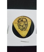 GREEN DAY / MIKE DIRNT - VINTAGE 1997 TOUR CONCERT *STAGE USED* GUITAR PICK - $559.21 MXN