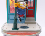 Enesco Garfield &quot;Swingin&#39; In The Rain&quot; Multi-Action/Lights Music Box - $590.86 MXN