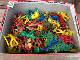 VTG Shoe Box Full Unsorted 1970 s MPC Playset Figures Cowboys Indians  - £27.62 GBP