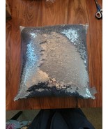 Aviva Stanoff Silver Sequin Pillow! 20&quot; x 20&quot; MSRP $400+ (Sold Out) - $1,358.05 MXN