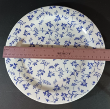 WINDSOR &amp; BROWNE Italy BLUE WHITE FLORAL LEAVES PLATE Ceramica Quadrifog... - £4.35 GBP