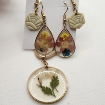 Dried Flower Necklace and Earrings Set - $5.00