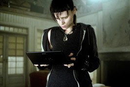 Rooney Mara Stunning The Girl With The Dragon Tattoo 18x24 Poster - £19.13 GBP