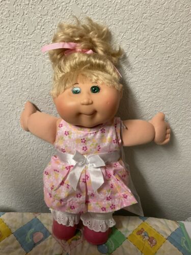 Cabbage Patch Kids Girl JAAKS PA-02H Cornsilk Hair Green Eyes 14 Inches - $155.00