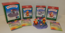 Hallmark 1999 Christmas at Pooh&#39;s House Merry Miniatures Complete Set - $364.11 MXN
