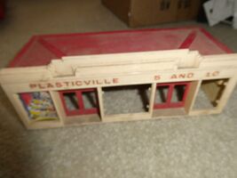 Vintage O Scale Plasticville 5 and 10 Tan and Red Store Building #3 - $17.82