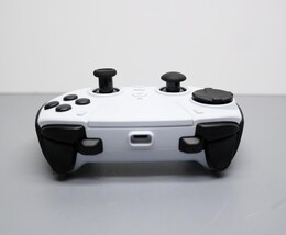 Razer Raiju V3 Pro Wireless Gaming Controller with TMR Thumbsticks image 4