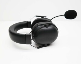 Razer BlackShark V2 HyperSpeed Wireless Bluetooth Gaming Headset - Black image 6