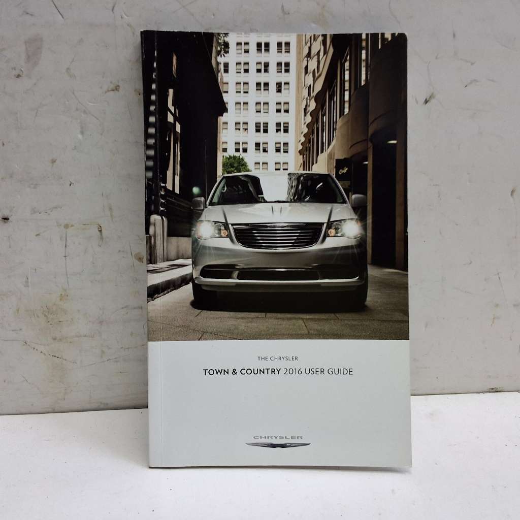 2016 Chrysler Town &amp; Country Owners Manual - $84.41