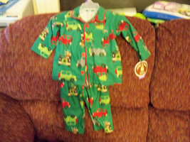 Carter&#39;s Truck Print 2pc PJ&#39;s Size 12 months Boy&#39;s NEW - $15.12