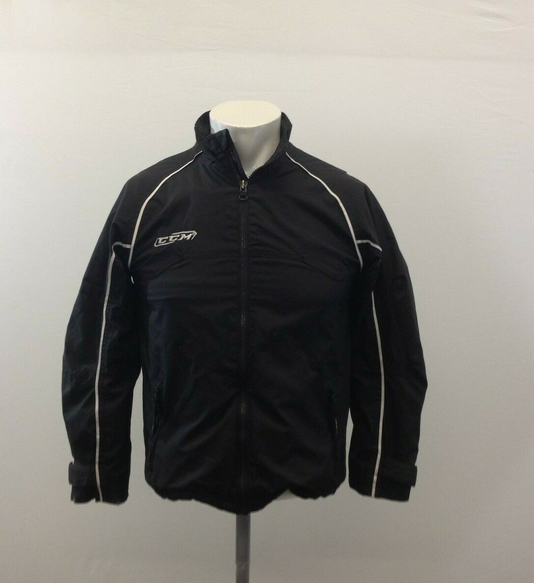 CCM Windbreaker Jacket Boys large Black Long Sleeve Nylon Full Zip Jacket - $7.92