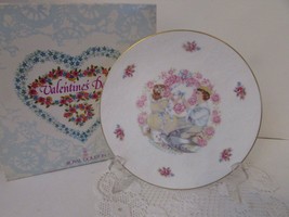 Royal Doulton Bone China Collector Plate Valentine's Day 1977 England Boxed - $14.80