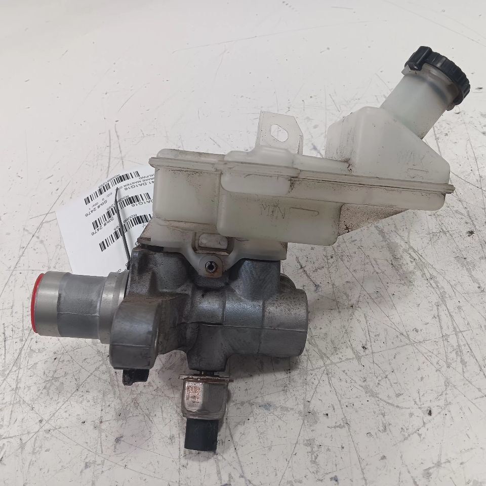 Nissan LEAF Brake Master Cylinder  2013 2014 2015 2016 2017 Item image 6
