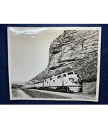 UNION PACIFIC STREAMLINE -  THE CITY OF LOS ANGELES  Railroad Photo Loco... - $33.90 CAD