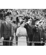 Princess Margaret of Britain and Lord Snowdon tour Mount Vernon Photo Print - £6.92 GBP+