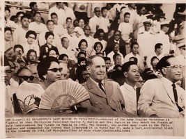 1961 Doughlas MacArthur&#39;s last visit to the Philippines w/ Pres. Carlos P Garcia - £15.94 GBP