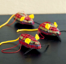 NEW Restoration Hardware 2004 Plaid Catnip Mouse Christmas Ornaments 3&quot; set of 3 - £10.04 GBP