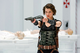 Milla Jovovich As Alice Resident Evil: Afterlife 11x17 Mini Poster Points 2 Guns - £10.19 GBP